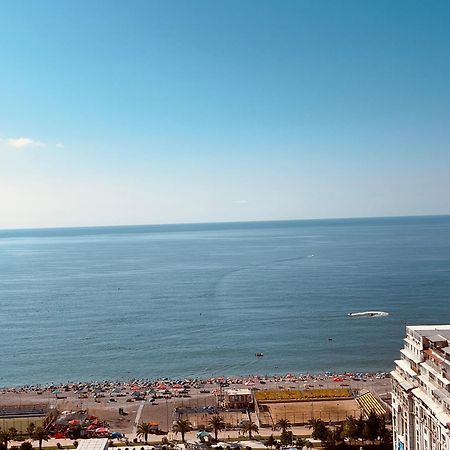 Apartment By The Sea バトゥーミ エクステリア 写真