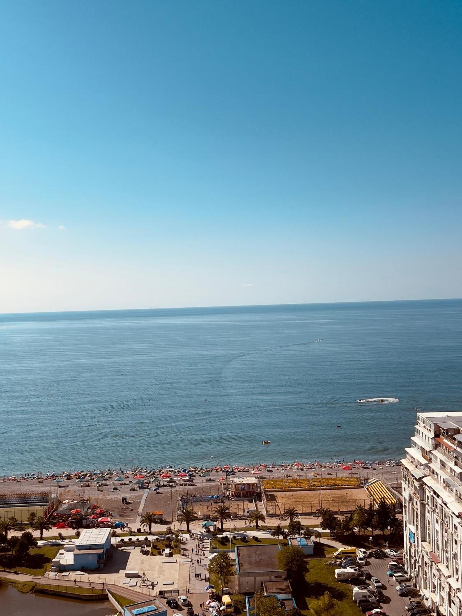 Apartment By The Sea バトゥーミ エクステリア 写真